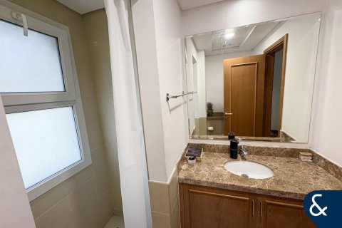 Снять в аренду виллу в Dubai Land, Дубай: 3 спальни, 275м², № 98882 - фото 12