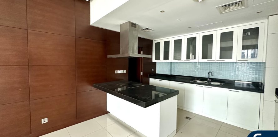 Apartment in Business Bay, Dubai 2 bedrooms, 145 sq.m. № 98878