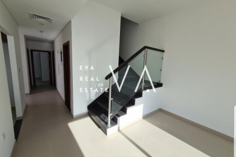 Купить таунхаус в Дубае: 4 спальни, 258.73м², № 52909 - фото 3