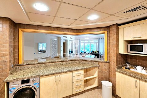 Apartment in Shoreline Apartments, Palm Jumeirah, Dubai 3 bedrooms, 238 sq.m. № 8818 - photo 3