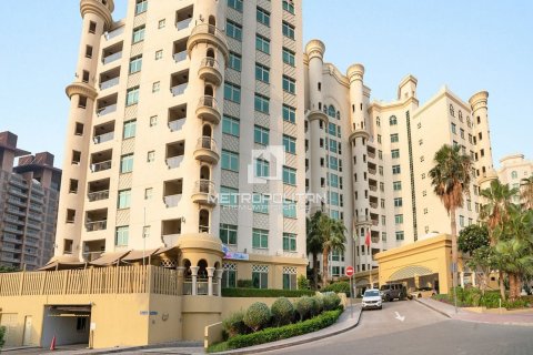 Apartment in Shoreline Apartments, Palm Jumeirah, Dubai 3 bedrooms, 238 sq.m. № 8818 - photo 9