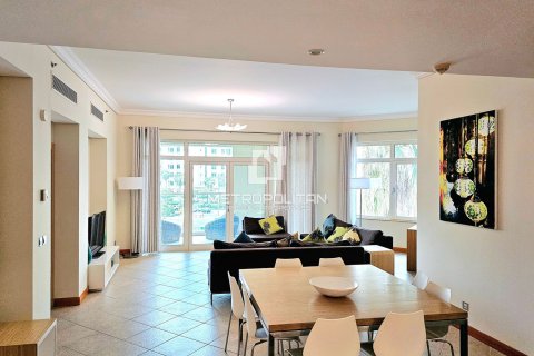 Apartment in Shoreline Apartments, Palm Jumeirah, Dubai 3 bedrooms, 238 sq.m. № 8818 - photo 4