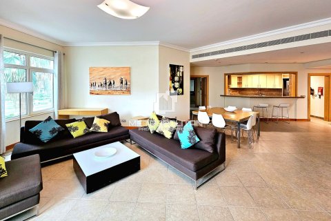 Apartment in Shoreline Apartments, Palm Jumeirah, Dubai 3 bedrooms, 238 sq.m. № 8818 - photo 1