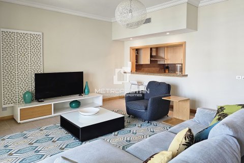 Apartment in Shoreline Apartments, Palm Jumeirah, Dubai 2 bedrooms, 150 sq.m. № 8816 - photo 1