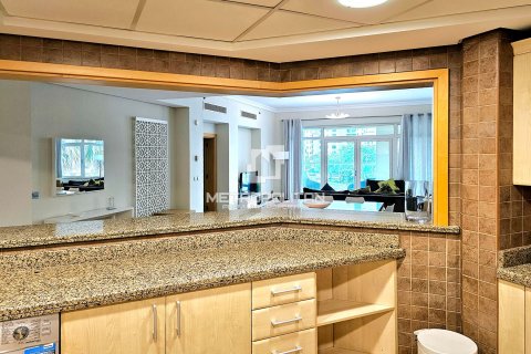 Apartment in Shoreline Apartments, Palm Jumeirah, Dubai 2 bedrooms, 150 sq.m. № 8816 - photo 5