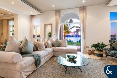 Villa in Signature Villas, Palm Jumeirah, Dubai 6 bedrooms, 1245 sq.m. № 76687 - photo 4