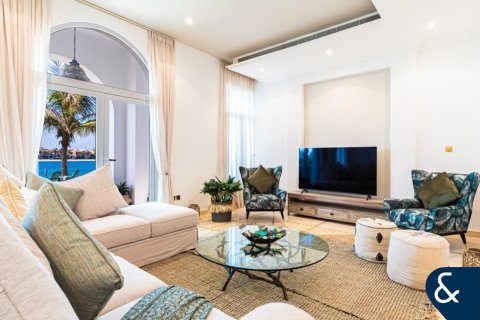 Villa in Signature Villas, Palm Jumeirah, Dubai 6 bedrooms, 1245 sq.m. № 76687 - photo 5