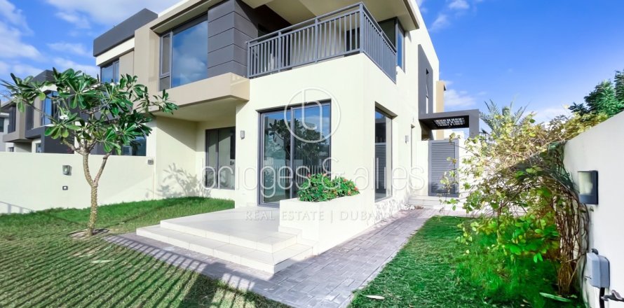 Villa en Dubai Hills Estate, Dubai, 5 dormitorios, 254.1 m², № 18233