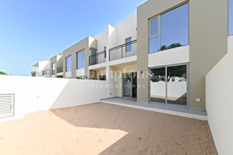 Townhouse in Arabian Ranches 2, Dubai 3 bedrooms, 189.02044380 sq.m. № 18239 - photo 15