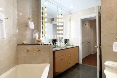 Apartment in Downtown Dubai (Downtown Burj Dubai), Dubai 1 bedroom, 79.86034783 sq.m. № 18241 - photo 2