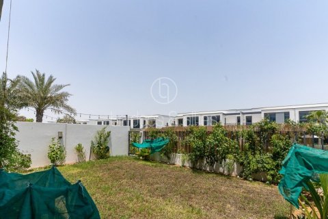 Villa en Dubai Hills Estate, Dubai, 4 dormitorios, 227.3 m², № 18234 - foto 2