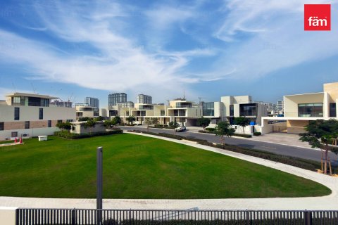Villa en Dubai Hills Estate, Dubai, 5 dormitorios, 735.7 m², № 84242 - foto 27