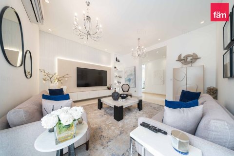 Villa in Dubai 5 bedrooms, 560.8 sq.m. № 109527 - photo 3
