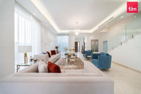 Villa in Dubai 5 bedrooms, 560.8 sq.m. № 109527 - photo 12