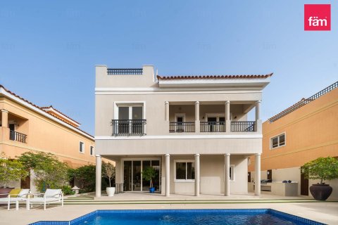 Villa in Dubai 5 bedrooms, 560.8 sq.m. № 109527 - photo 25