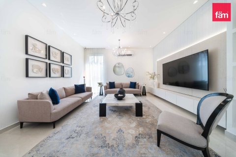 Villa in Dubai 5 bedrooms, 560.8 sq.m. № 109527 - photo 5