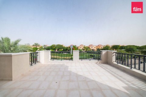 Villa in Dubai 5 bedrooms, 560.8 sq.m. № 109527 - photo 22