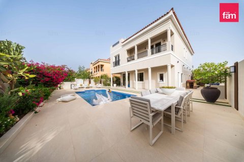 Villa in Dubai 5 bedrooms, 560.8 sq.m. № 109527 - photo 24