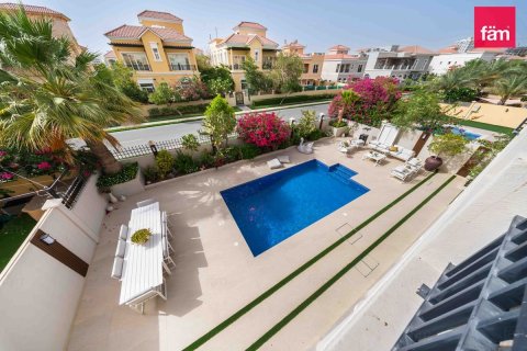 Villa in Dubai 5 bedrooms, 560.8 sq.m. № 109527 - photo 23