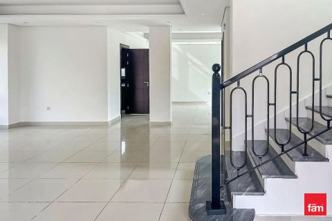 Villa in Dubai 4 bedrooms, 527.9 sq.m. № 109530 - photo 8