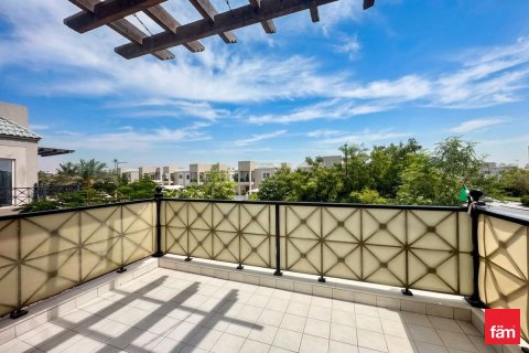 Villa in Dubai 4 bedrooms, 527.9 sq.m. № 109530 - photo 9