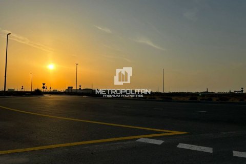 Land in Jebel Ali, Dubai 931 sq.m. № 74096 - photo 1