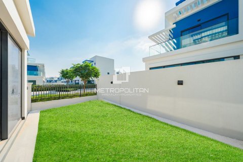 Townhouse in Damac Lagoons, Dubai 5 bedrooms, 302 sq.m. № 74106 - photo 14