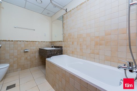 Apartment in Dubai 3 bedrooms, 185.3 sq.m. № 94720 - photo 25