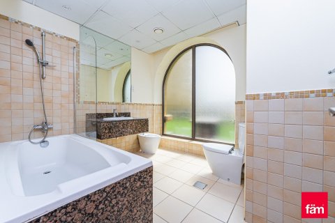 Apartment in Dubai 3 bedrooms, 185.3 sq.m. № 94720 - photo 24