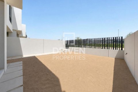 Townhouse in Jebel Ali, Dubai 3 bedrooms, 242.29 sq.m. № 134216 - photo 2