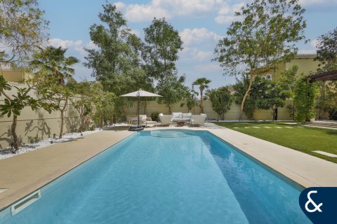 Villa in Legacy, Jumeirah Park, Dubai 4 bedrooms, 403 sq.m. № 75318 - photo 3