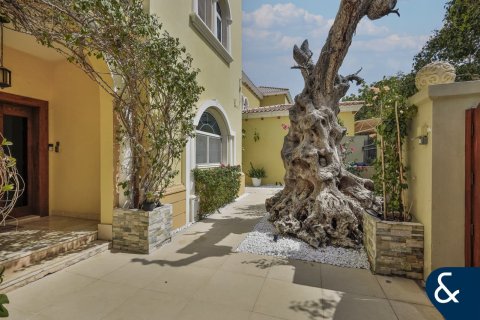 Villa in Legacy, Jumeirah Park, Dubai 4 bedrooms, 403 sq.m. № 75318 - photo 21