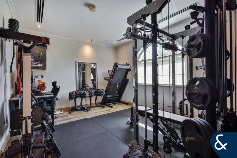 Villa in Legacy, Jumeirah Park, Dubai 4 bedrooms, 403 sq.m. № 75318 - photo 13