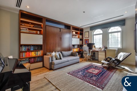 Villa in Legacy, Jumeirah Park, Dubai 4 bedrooms, 403 sq.m. № 75318 - photo 20