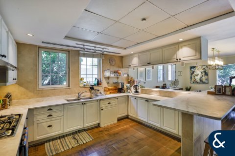 Villa in Legacy, Jumeirah Park, Dubai 4 bedrooms, 403 sq.m. № 75318 - photo 5