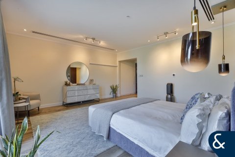 Villa in Legacy, Jumeirah Park, Dubai 4 bedrooms, 403 sq.m. № 75318 - photo 14