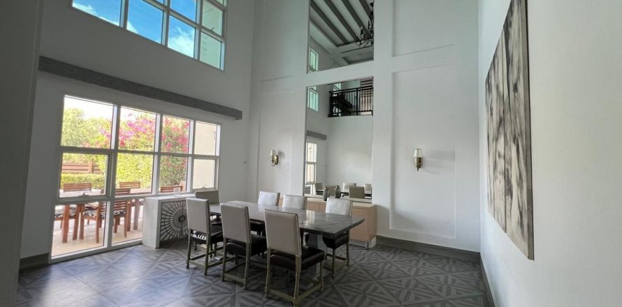 Villa in Dubai 4 bedrooms, 965 sq.m. № 95454