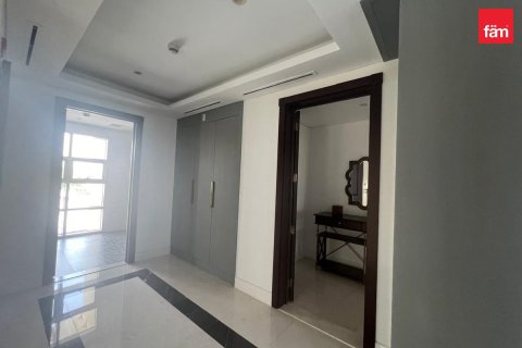 Villa in Dubai 4 bedrooms, 965 sq.m. № 95454 - photo 7