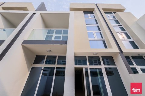 Townhouse in Dubai 5 bedrooms, 112.2 sq.m. № 111328 - photo 4