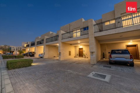 Maison de ville à Dubai, 4 chambres, 112.2 m², № 86013
