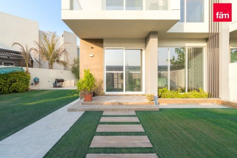 Villa en Jumeirah Park, Dubai, 4 dormitorios, 341.3 m², № 60292 - foto 2