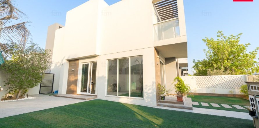 Villa en Jumeirah Park, Dubai, 4 dormitorios, 341.3 m², № 60292