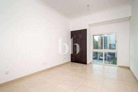 Villa en Dubai Science Park, Dubai, 4 dormitorios, 435 m², № 57323 - foto 8