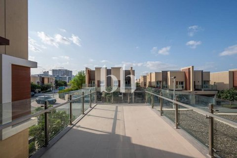 Villa en Dubai Science Park, Dubai, 4 dormitorios, 435 m², № 57323 - foto 14