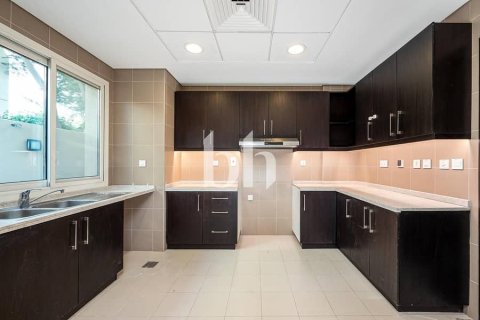 Villa en Dubai Science Park, Dubai, 4 dormitorios, 435 m², № 57323 - foto 10