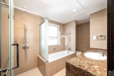 Villa in Dubai Science Park, Dubai 4 bedrooms, 435 sq.m. № 57323 - photo 5