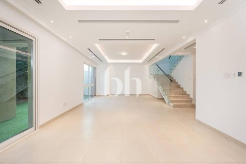 Villa en Dubai Science Park, Dubai, 4 dormitorios, 435 m², № 57323 - foto 11