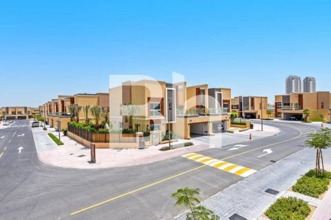 Villa in Dubai Science Park, Dubai 4 bedrooms, 435 sq.m. № 57323 - photo 18