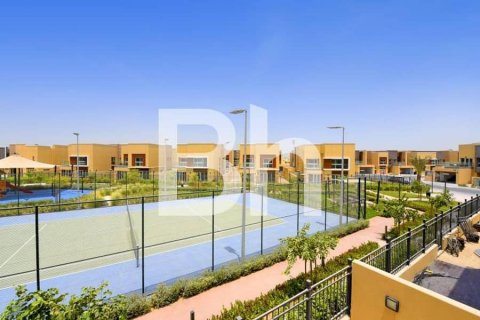 Villa in Dubai Science Park, Dubai 4 bedrooms, 435 sq.m. № 57323 - photo 16