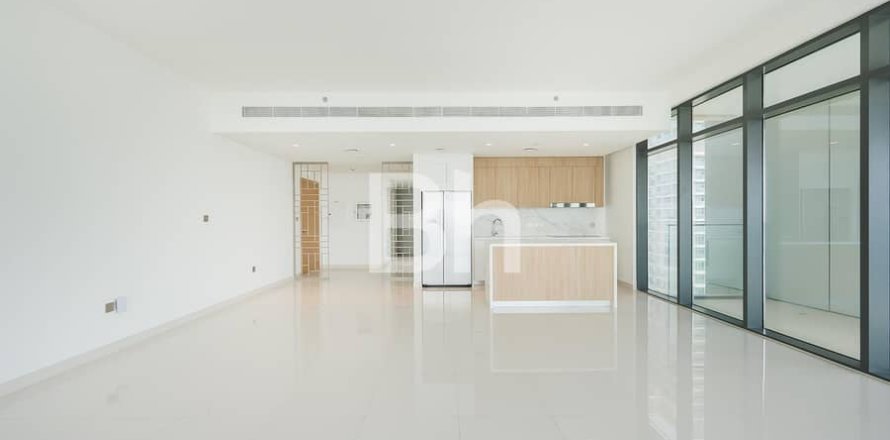 Квартира в Dubai Harbour, Дубай, 3 спальни, 198м², № 57325